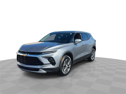 Certified 2025 Chevrolet Blazer LT image 4