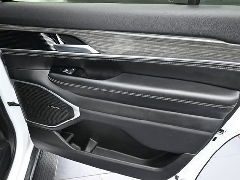 Used 2022 Jeep Wagoneer Series III image 37