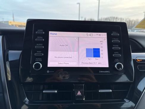 Used 2024 Toyota Camry SE image 15