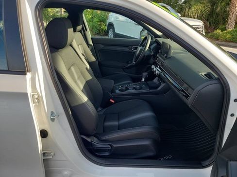 Used 2025 Honda Civic Sport image 9