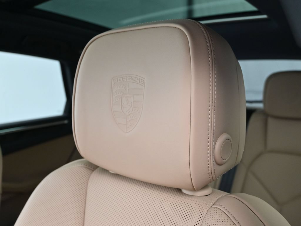 Used 2026 Porsche Macan AWD/4WD image 20