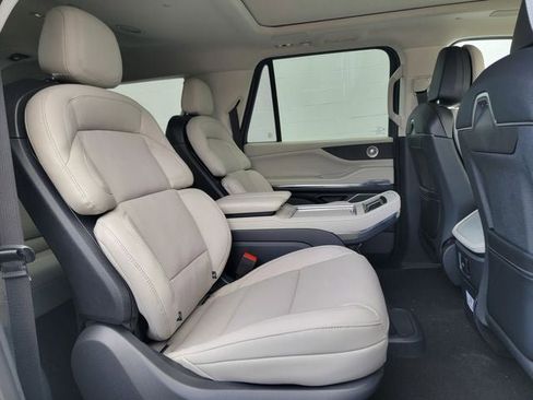 New 2025 Lincoln Navigator L Reserve image 23