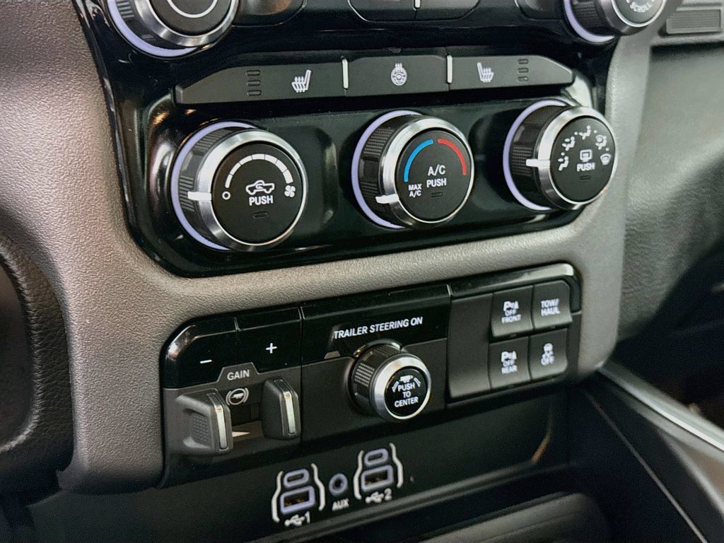 Used 2025 RAM 1500 Big Horn AWD/4WD image 8