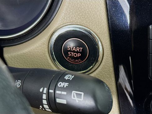 Used 2017 Nissan Rogue SV w/ SV Premium Package image 20