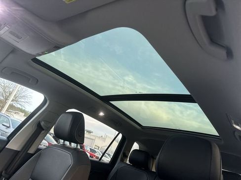 Certified 2023 Volkswagen Tiguan SE image 21