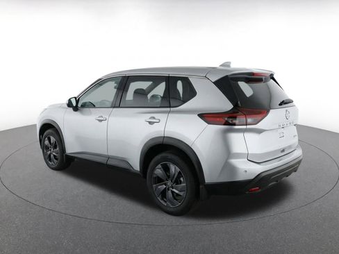 Used 2025 Nissan Rogue SV AWD/4WD image 7