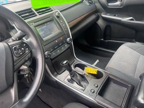 Used 2017 Toyota Camry XLE image 16