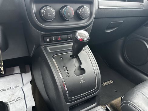 Used 2017 Jeep Patriot High Altitude AWD/4WD image 16