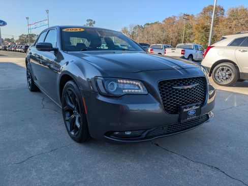 Used 2021 Chrysler 300 S image 4