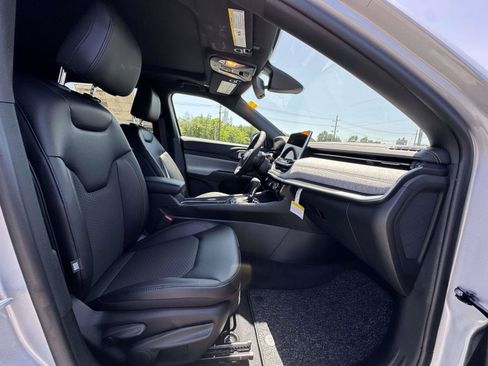 New 2026 Jeep Compass Latitude AWD/4WD image 14