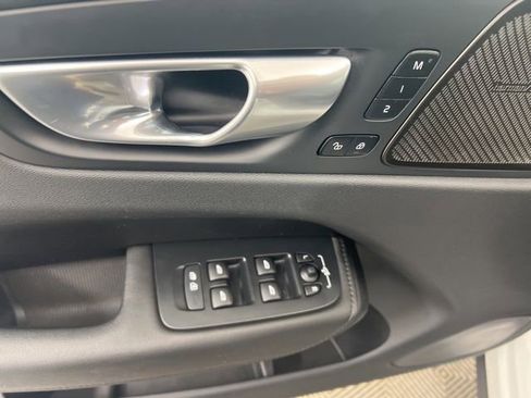 Used 2023 Volvo XC60 B5 Plus w/ Climate Package AWD/4WD image 14