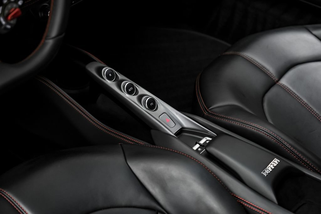 Used 2020 Ferrari F8 Tributo RWD image 26