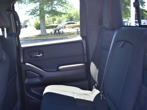Used 2022 Nissan Frontier PRO-4X AWD/4WD image 25