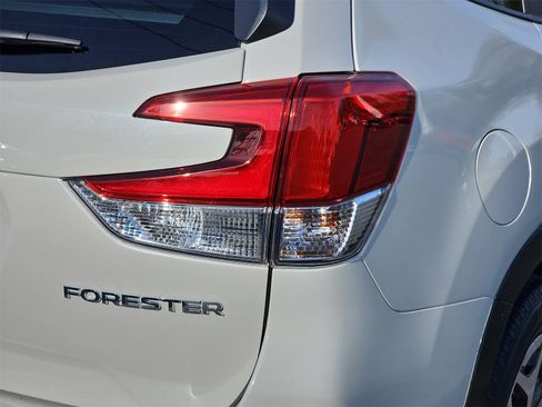 Used 2023 Subaru Forester Premium image 37