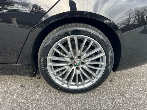 Used 2020 Alfa Romeo Giulia Ti image 38