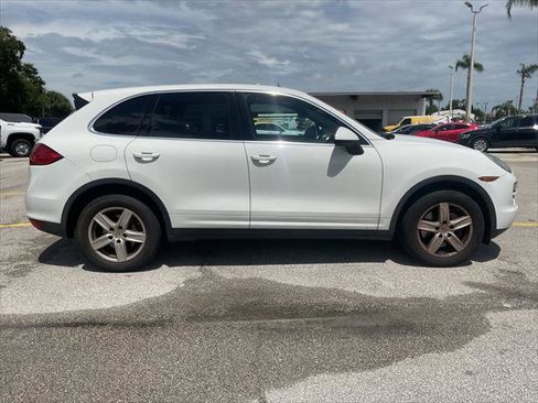 Used 2014 Porsche Cayenne Platinum Edition AWD/4WD image 4