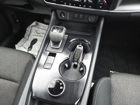 Used 2024 Nissan Rogue SV image 29