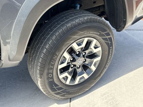 Used 2020 Toyota Tacoma TRD Off-Road AWD/4WD image 8