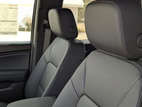 New 2026 GMC Canyon Elevation w/ Convenience Package image 10