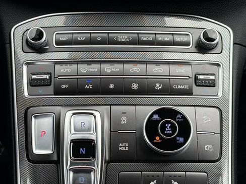 Used 2023 Hyundai Santa Fe SEL w/ Winter Weather Package AWD/4WD image 18