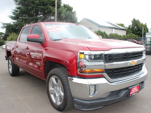 Used 2018 Chevrolet Silverado 1500 LT w/ Texas Edition image 7