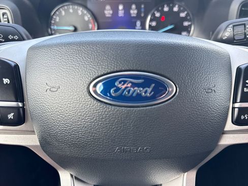 Used 2021 Ford Explorer XLT image 29