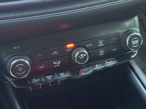 Used 2021 Dodge Durango GT AWD/4WD image 17