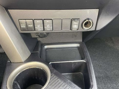 Used 2015 Toyota RAV4 Limited FWD image 37