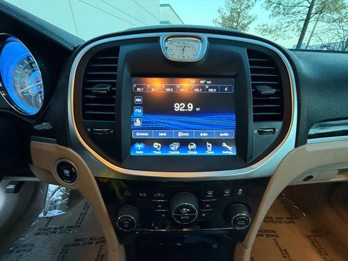 Used 2014 Chrysler 300 RWD image 26