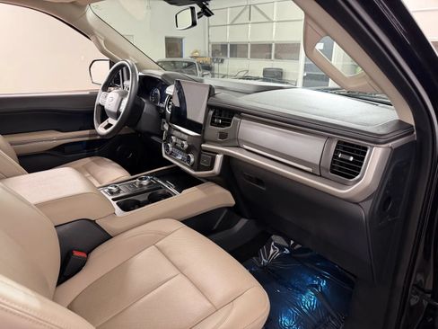 Used 2022 Ford Expedition Max XLT AWD/4WD image 43