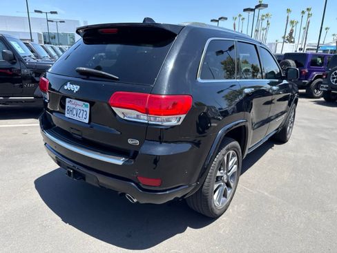 Used 2018 Jeep Grand Cherokee Overland RWD image 19