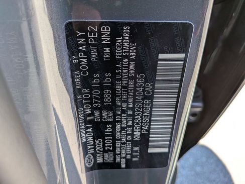 Used 2025 Hyundai Venue SEL FWD image 33
