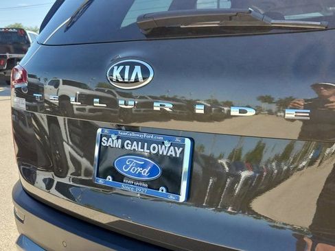 Used 2021 Kia Telluride EX w/ EX Premium Package FWD image 11
