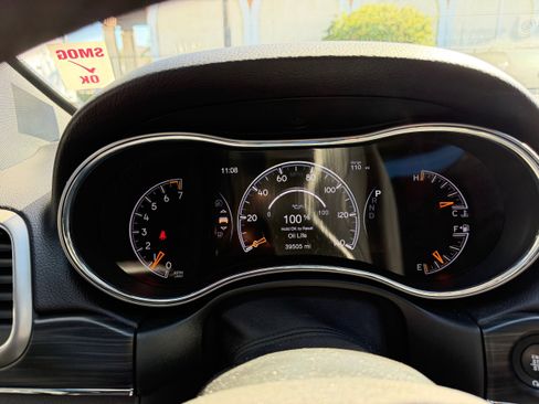 Used 2021 Jeep Grand Cherokee Limited image 28