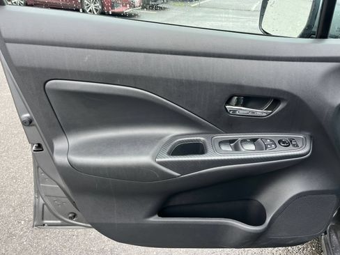 Used 2025 Nissan Versa SV FWD image 18