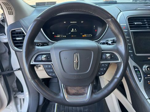 Used 2019 Lincoln Nautilus Reserve AWD/4WD image 12