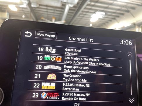 Used 2023 Nissan Rogue SV w/ SV Premium B Package image 17