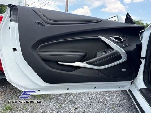 Used 2018 Chevrolet Camaro SS image 29