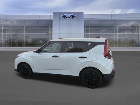 Used 2021 Kia Soul LX image 10