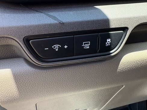 Certified 2025 Kia Carnival EX FWD image 19