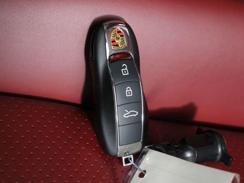 Certified 2018 Porsche 911 Carrera 4S image 34