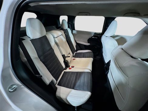 New 2026 Mitsubishi Outlander SE FWD image 20
