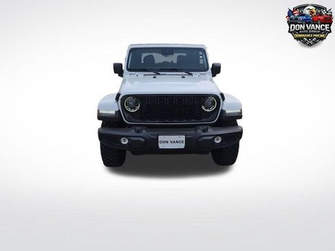Used 2024 Jeep Gladiator Sport AWD/4WD image 8
