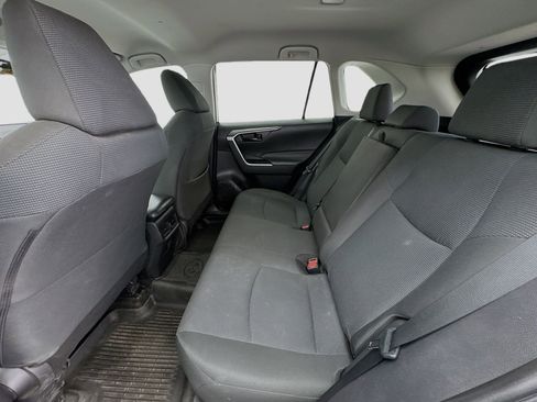 Used 2022 Toyota RAV4 LE FWD image 15