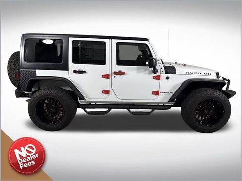 Used 2017 Jeep Wrangler Unlimited Rubicon w/ Connectivity Group image 2