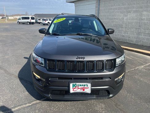Used 2018 Jeep Compass Latitude w/ Popular Equipment Group AWD/4WD image 3