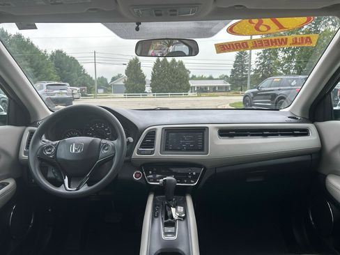 Used 2018 Honda HR-V EX image 18