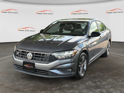 Used 2019 Volkswagen Jetta R-Line FWD image 1