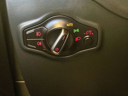 Used 2016 Audi Q5 2.0T Premium Plus w/ Technology Package image 17