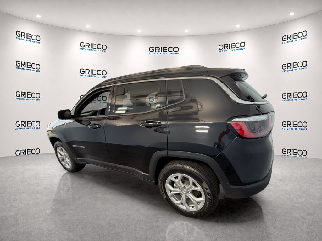 Used 2024 Jeep Compass Latitude AWD/4WD image 10